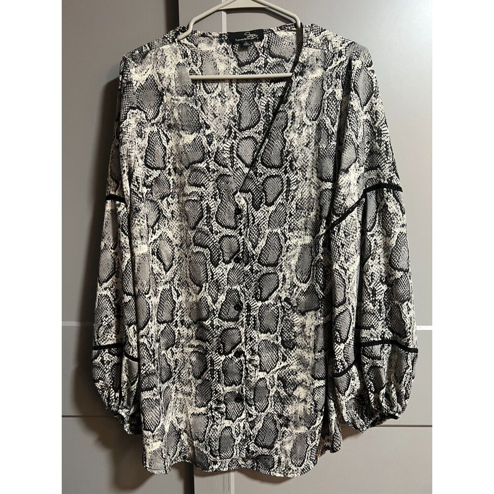 Suzanne Betro Balloon L/S V-Neck Button Blouse Animal Snake Print Gray Large